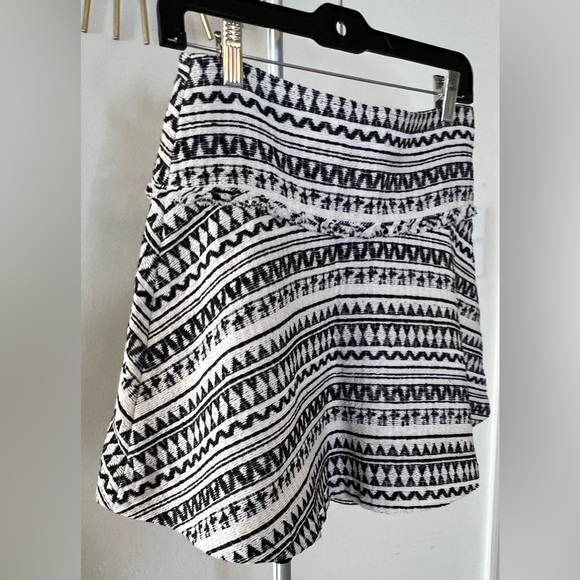 Banana Republic cream black Aztec tweed skater mini skirt lined zip back size 2 - Picture 8 of 9